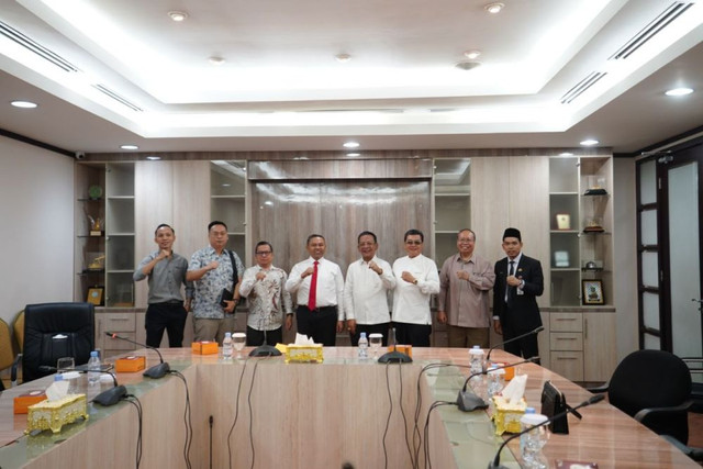 Gubernur Riau Terima Audiensi ADI, Dorong Akses Pendidikan Tinggi Merata