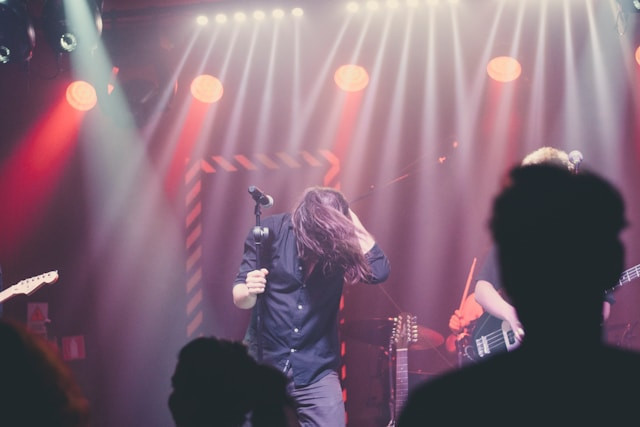 Ilustrasi unutk Lirik Lagu My Chemical Romance I Don't Love You dan Maknanya. Sumber: Unsplash/Florin Gorgan