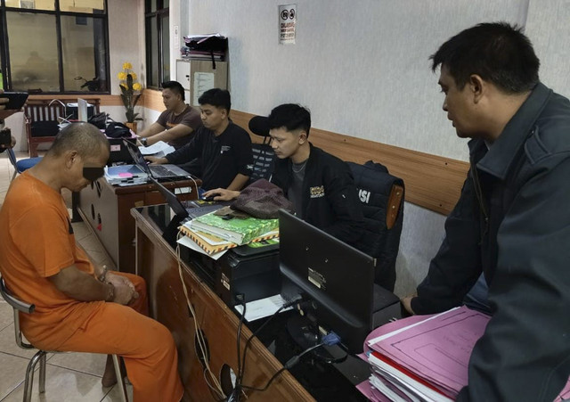 IG (53) imam masjid dan guru ngaji di Garut sodomi 13 anak didiknya. Foto: Dok. Polres Garut