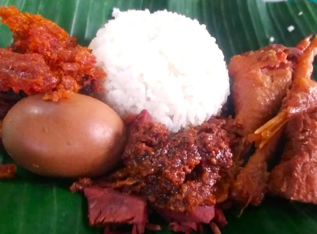 makanan enak di sunter. Foto Hanya Ilustrasi Bukan Tempat Sebenarnya. Sumber Foto: Unsplash/Inna Safa