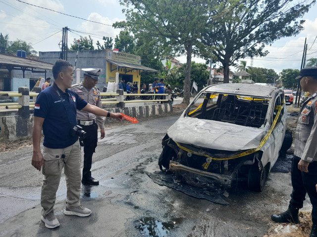 Satu unit mobil kebakaran di Jalan Raflesia, Tanjung Senang, Bandar Lampung. | Foto: Dok Istimewa