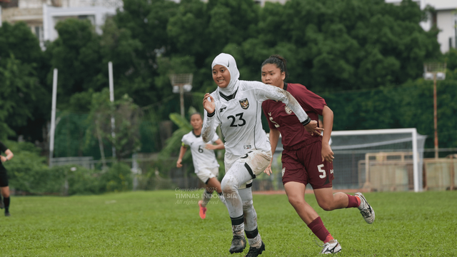 Timnas Wanita Indonesia U-19 saat menghadapi Thailand di Piala AFF Wanita U-19 2025. Foto: PSSI