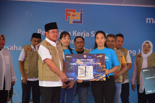 Wakil Wali Kota Palembang, Prima Salam, dalam peluncuran KIP di Pasar Padang Selasa/ist.