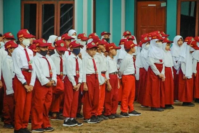 Ilustrasi sambutan kepala sekolah perpisahan kelas 6. Foto: unsplash/Syahrul Alamsyah Wahid
