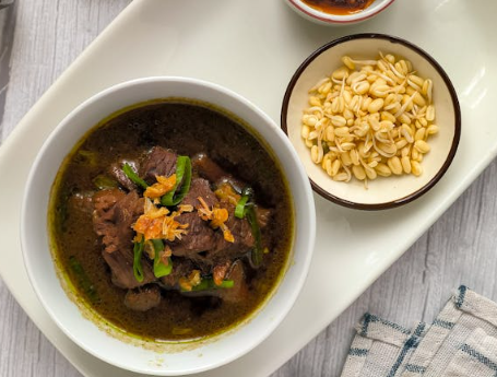 Ilustrasi Cara Memasak Rawon agar Daging Empuk tanpa Presto,Foto:Pexels/Nunun Dy
