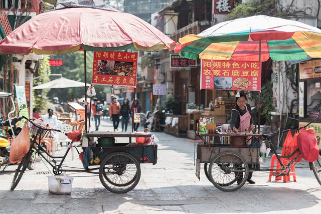 Street Food Surabaya (Foto hanya ilustrasi, bukan tempat sebenarnya) Sumber: pixabay/ YangGuangWu