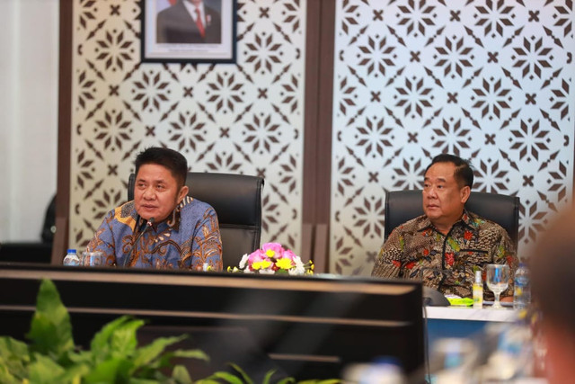 Gubernur Sumsel Herman Deru bersama Wakil Gubernur Sumsel Cik Ujang. Foto : Dok. Humas Pemprov Sumsel