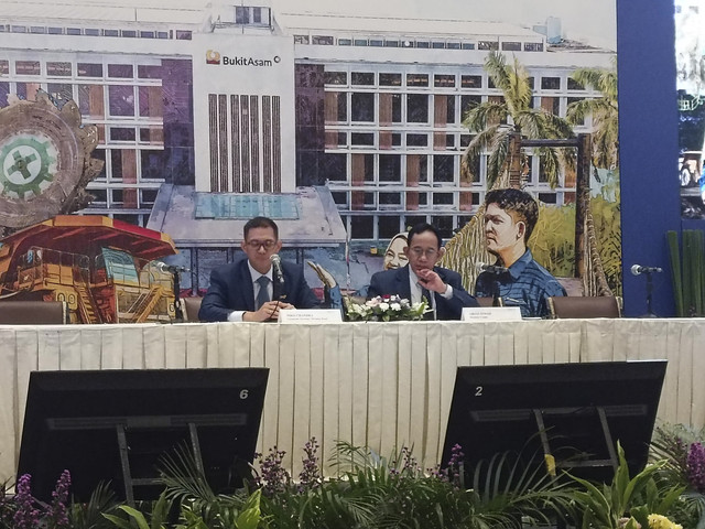 Konferensi Pers Rapat Umum Pemegang Saham Tahunan PT Bukit Asam di Hotel Borobudur, Jakarta, Kamis (12/6/2025). Foto: Muhammad Fhandra Hardiyon/kumparan