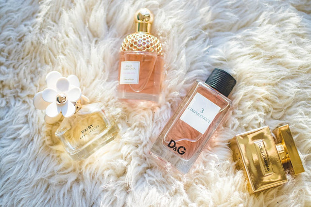 Ilustrasi. Parfum Scarlett untuk outdoor. Sumber: Pexels / Valeria Boltneva