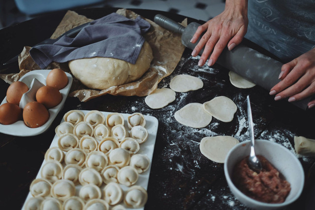 Ilustrasi cara mengukus wonton yang benar. Foto: Pexels.com/Nadezhda Moryak