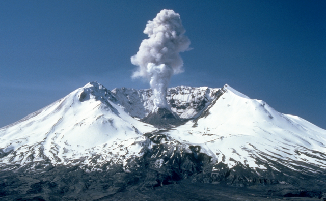 Gunung St. Helens. Foto: Cascades Volcano Observatory (CVO)