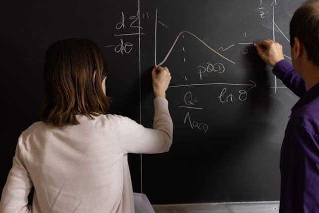 Ilustrasi filosofi pendidikan dan pendidikan nilai di kelas. Foto: Pexels