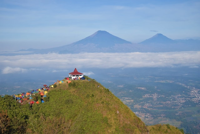 Ketep Pass Magelang. Foto Hanya Ilustrasi, Bukan Sebenarnya. Sumber Foto: Unsplash.com/Abdi MS