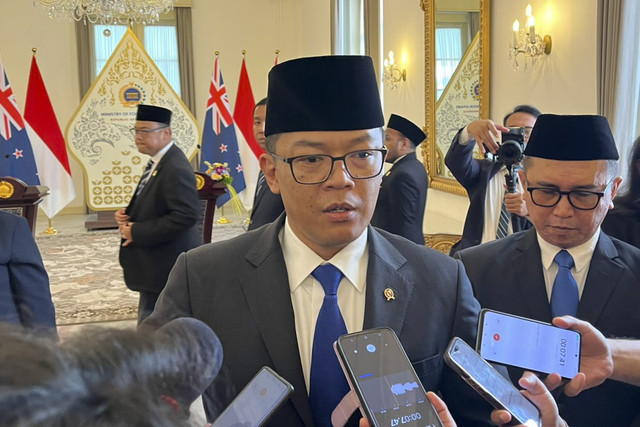 Menteri Luar Negeri Sugiono di Kantor Kementerian Luar Negeri, Jumat (13/6/2025). Foto: Haya Syahira/kumparan