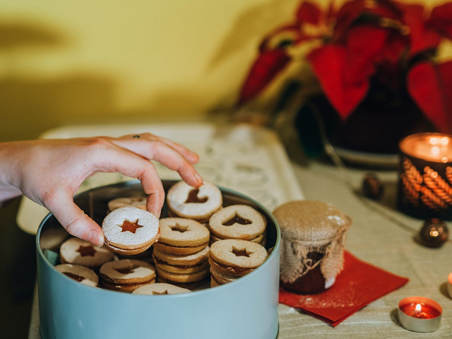 Ilustrasi merk biskuit kalengan. Sumber: pexels.com/helen1.