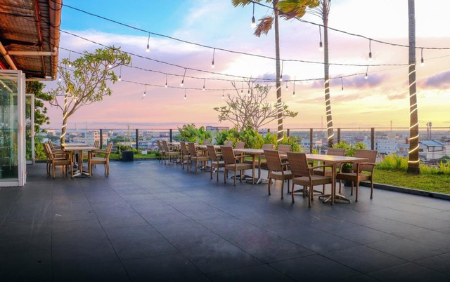 Borneo Sky, Rooftop & Cafe yang berada di Borneo Hotel Pontianak. Foto: Dok. Borneo Hotel Pontianak