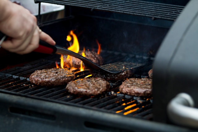 Ilustrasi rekomendasi saus barbeque di indomaret. Sumber: unsplash.com/Zac Cain