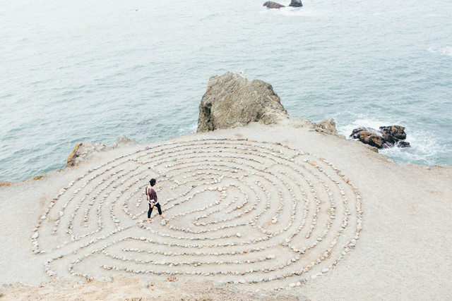 Ilustrasi Penjelasan Ending Film Bring Her Back. Unsplash.com/Ashley Batz