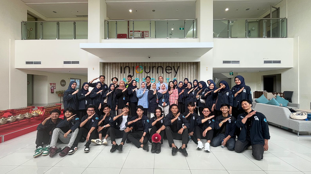 foto bersama dalam rangka company visit YIA | sumber : penulis