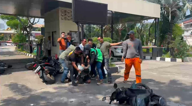 Polisi berhasil menangkap pelaku penikaman nelayan di Muara Angke, Jakut. Foto: Dok. Polres Pelabuhan Tanjung Priok