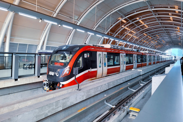 Ilustrasi LRT Jabodebek. Foto: Shutterstock