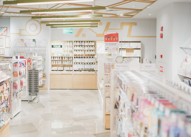 Ilustrasi perbedaan betadine feminine hygiene ungu dan pink. Sumber: Unsplash/Nathaniel Yeo