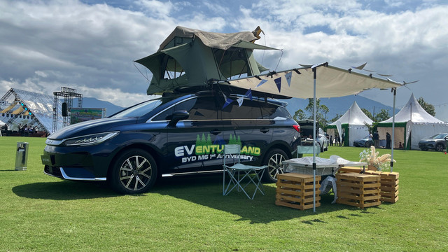 Mobil listrik BYD M6. Foto: Aditya Pratama Niagara/kumparan