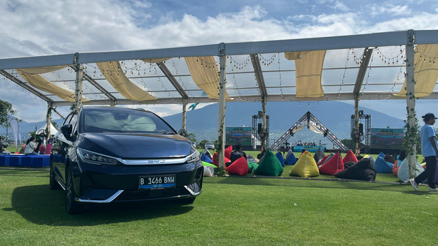 Mobil listrik BYD M6. Foto: Aditya Pratama Niagara/kumparan