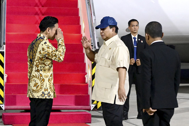 Presiden Prabowo Subianto bertolak ke Singapura dari Base Ops TNI AU Halim Perdanakusuma, Jakarta pada Minggu (15/6/2025). Foto: Muchlis Jr - Biro Pers Sekretariat Presiden