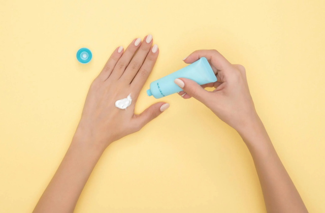 Ilustrasi 5 Sunscreen Viral di TikTok. Sumber: Pexels/Moose Photos