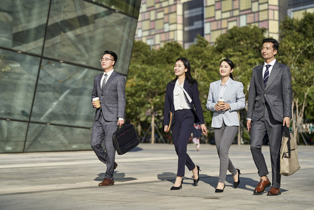 Jepang merencanakan untuk mengkaji ulang aturan lama agar perempuan memiliki semangat kerja yang lebih tinggi. Foto: imtmphoto/Shutterstock