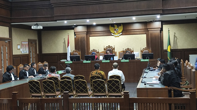 Sidang putusan kasus korupsi Indofarma di Pengadilan Tipikor Jakarta, Senin (16/6/2025). Foto: Jonathan Devin/kumparan