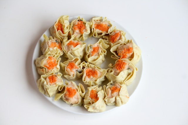 Jajanan Khas China. Foto Siomai. Sumber: unsplash.com/Angiola Harry