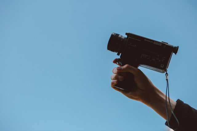 Ilustrasi Film Jodoh 3 Bujang Kapan Tayang. Unsplash/Thomas William