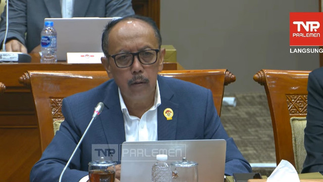 Ketua LPSK Brigjen Pol (Purn) Achmadi menghadiri rapat dengar pendapat (RPD) dengan Komisi III terkait KUHAP di Gedung DPR, Jakarta Pusat, Selasa (17/6/2025). Foto: Youtube/ TV Parlemen