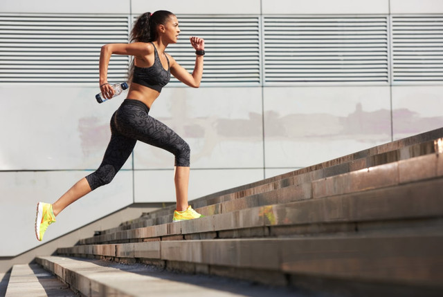 Ilustrasi smartwatch garmin untuk lari. Foto: Shutterstock