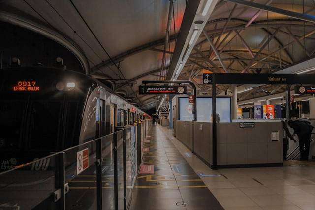 Urutan Stasiun MRT. Foto hanyalah ilustrasi bukan tempat sebenarnya. Sumber: Unsplash/Fasyah Halim