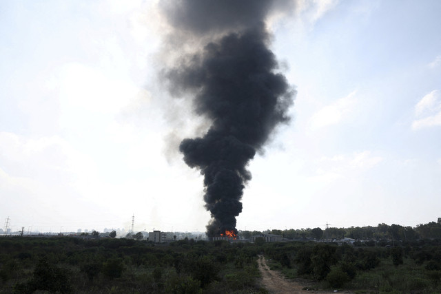 Serangan Israel ke Iran. Foto: Ronen Zvulun/REUTERS