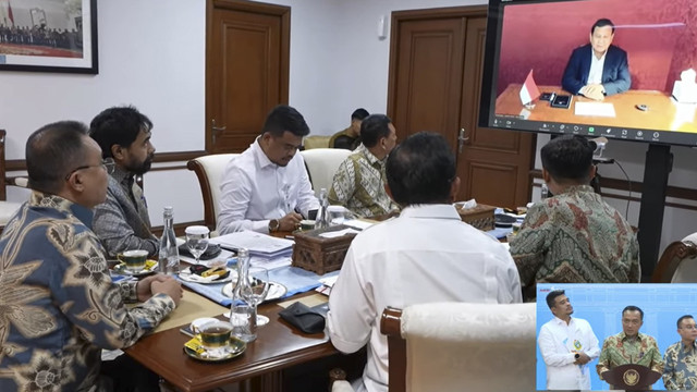 Presiden Prabowo Subianto memimpin rapat penyelesaian permasalahan empat Pulau di Perbatasan Prov. Aceh dan Sumut. Foto: Youtube/Sekretariat Presiden