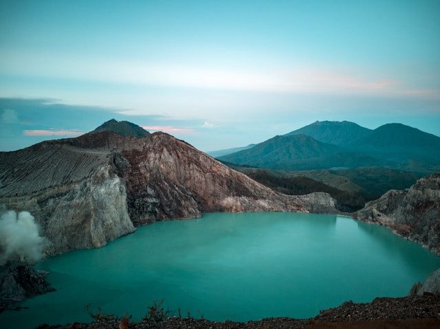 Kawah Ijen Indonesia. Harga tiket Kawah Ijen. Foto: Unsplash/Asap PANG