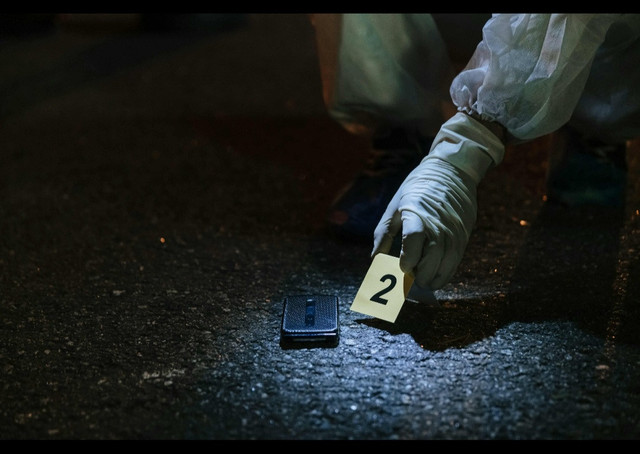 Ilustrasi Drama Hunter With A Scalpel https://images.pexels.com/photos/10481302/pexels-photo-10481302.jpeg