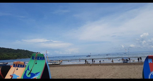 Wisata Pantai Source: Dokumentasi Pribadi