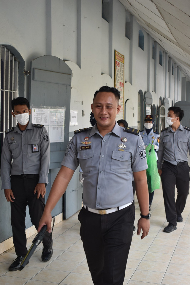 Pastikan Zero Halinar di Kawasan Rutan Rembang, Petugas Geledah Area Blok Hunian