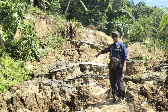 Imbas tanah bergerak di Desa Pasir Munjul, Purwakarta, Jawa Barat. Foto: Dok. PVMBG