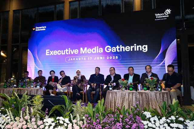 Jajaran Direksi Telkom saat acara Executive Media Gathering di Jakarta pada Selasa (17/6). Foto: Dok. Telkom