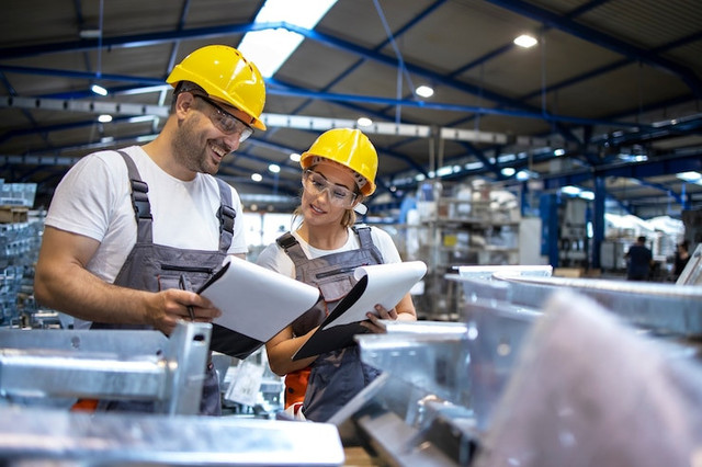 https://www.freepik.com/free-photo/factory-workers-analyzing-production-results-large-industrial-hall_11034297.htm#fromView=search&page=2&position=8&uuid=09f80815-6be0-4758-b8f8-08ba3ac116ef&query=factory+production