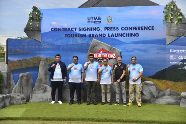 Gubernur Sumut, Bobby Nasution tandatangani kerjasama strategis, UTMB Pilih Danau Toba jadi tuan rumah Trail Run Dunia. Foto: Pemprov Sumut