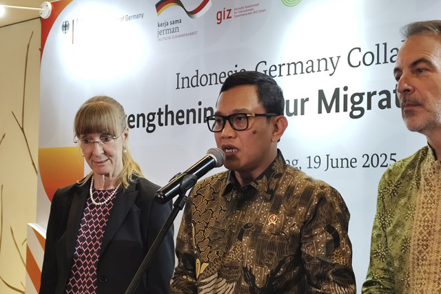 Menteri Perlindungan dan Pekerja Migran Indonesia Abdul Kadir Karding saat ditemui di Hotel Hilton, Kota Bandung, Jawa Barat, Kamis (19/6/2025). Foto: Alya Zahra/kumparan 