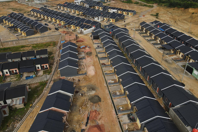 Foto udara deretan unit rumah subsidi di Kecamatan Puuwatu, Kendari, Sulawesi Tenggara, Kamis (19/6/2025). Foto: ANTARA FOTO/Andry Denisah
