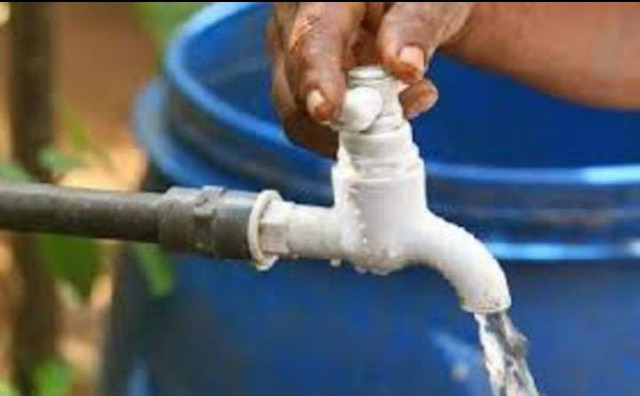 Ilustrasi pendistribusian air bersih yang terhenti di sejumlah daerah di Kota Palembang/Dokumen Kumparan. 